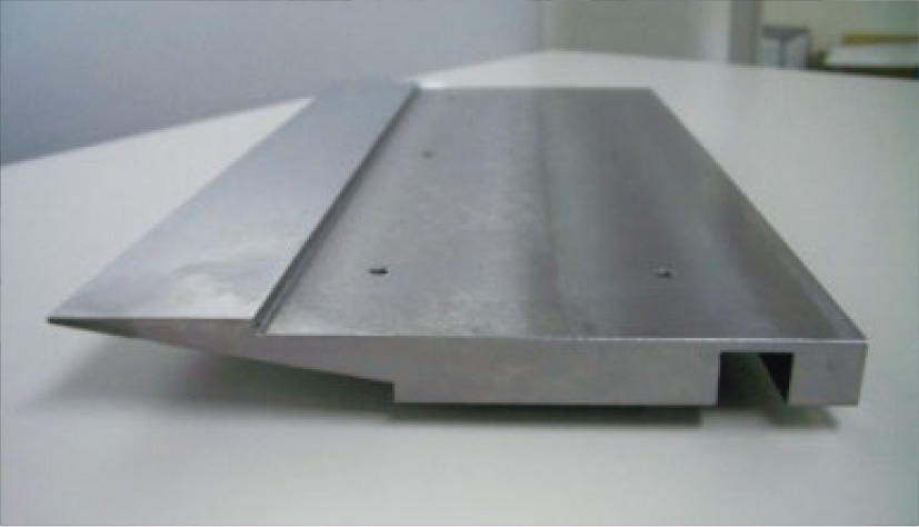 デッドプレート
(S45C+硬質クロームめっき+超硬合金溶射)